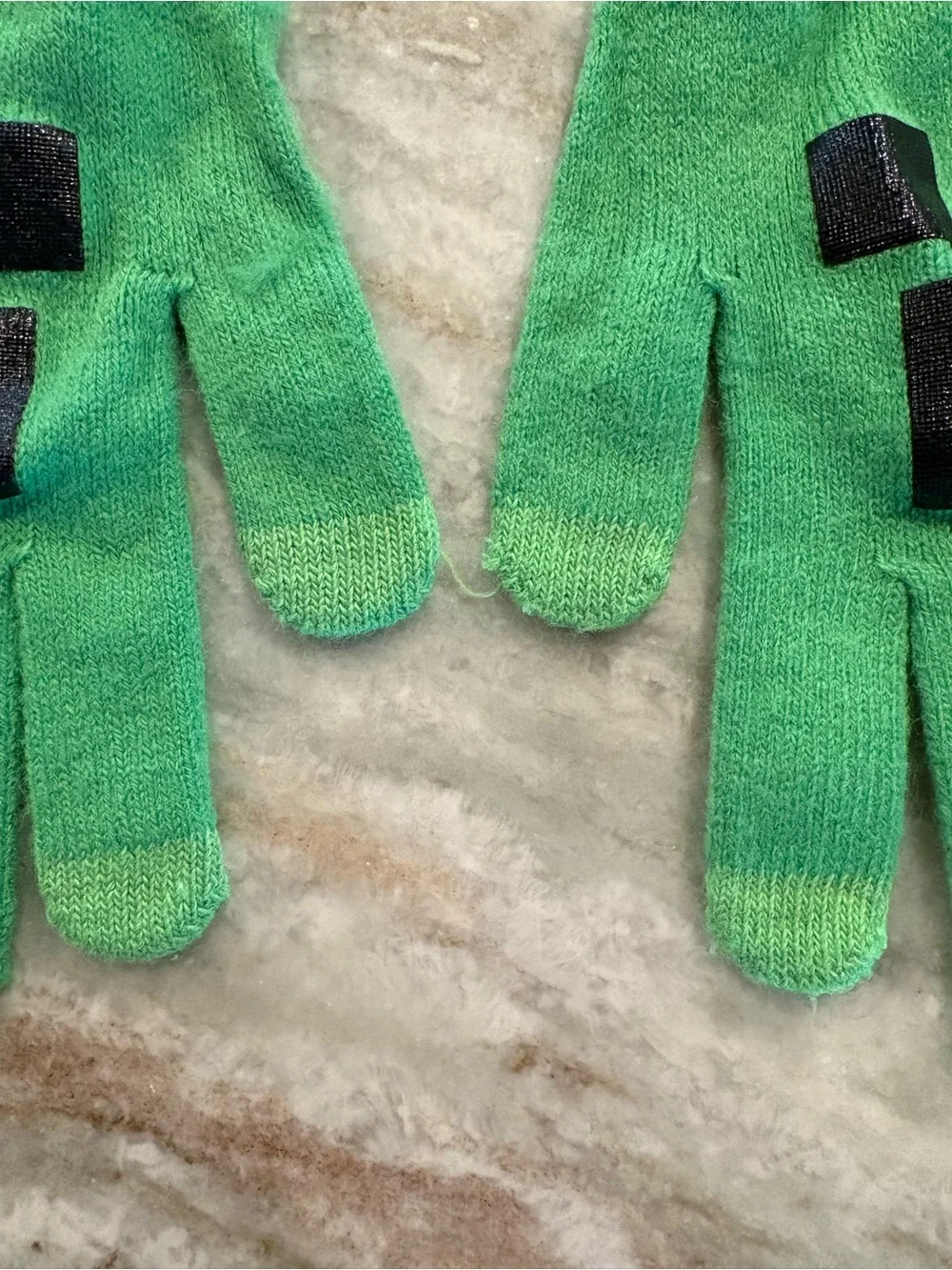 Kids Green Minecraft Knit Gloves